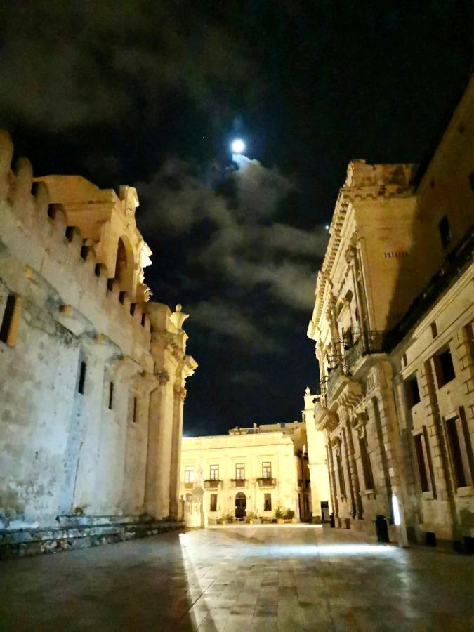 Movie Suite Ortigia Сиракузы Экстерьер фото